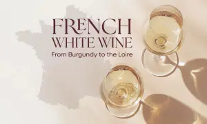 Due calici di **vini bianchi francesi famosi**, con la sagoma della Francia sullo sfondo.