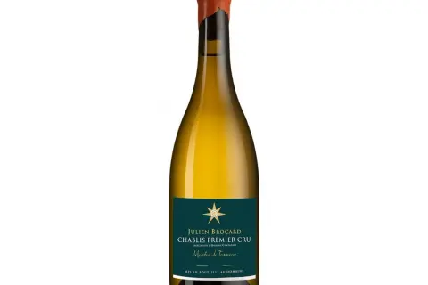 Bottiglia di Chablis Premier Cru Julien Brocard, Montee de Tonnerre, con etichetta verde scuro e sigillo arancione.