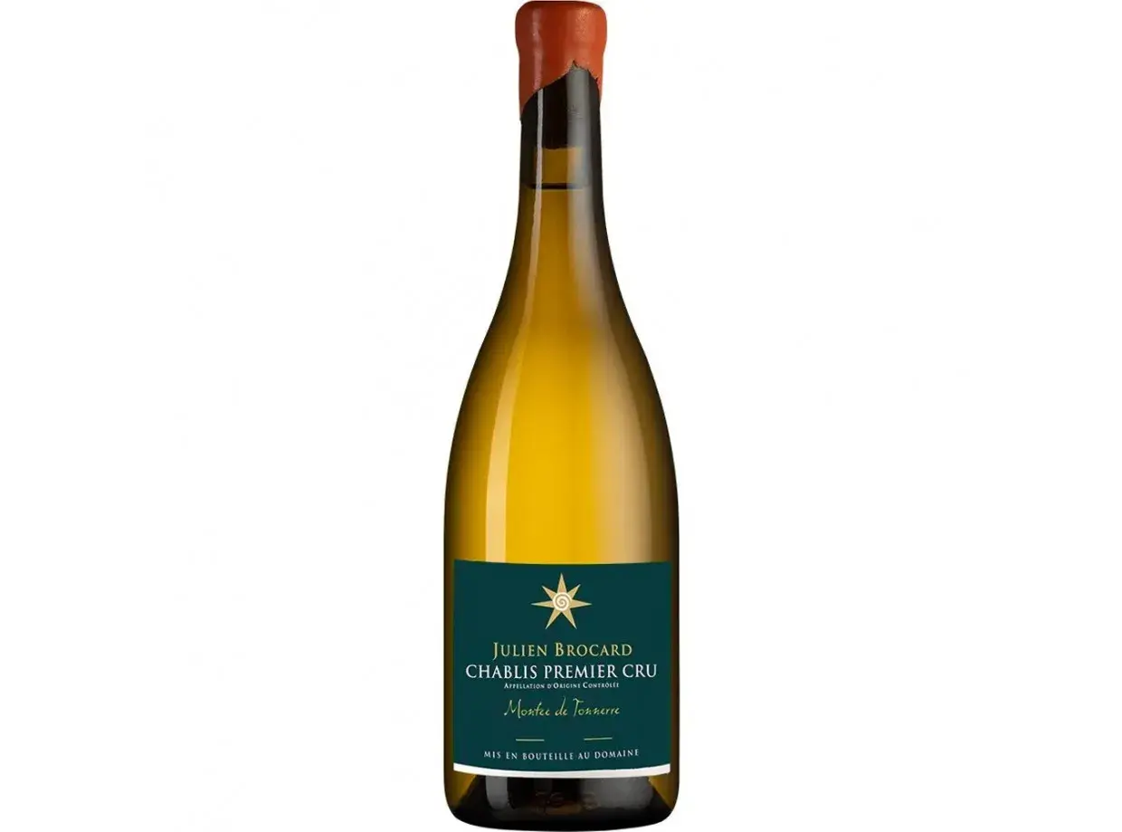 Bottiglia di Chablis Premier Cru Julien Brocard, Montee de Tonnerre, con etichetta verde scuro e sigillo arancione.