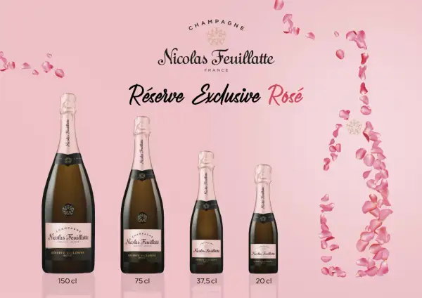 Bottiglie di Nicolas Feuillatte Réserve Exclusive Rosé, tra i nomi champagne famosi, su sfondo rosa con petali.
